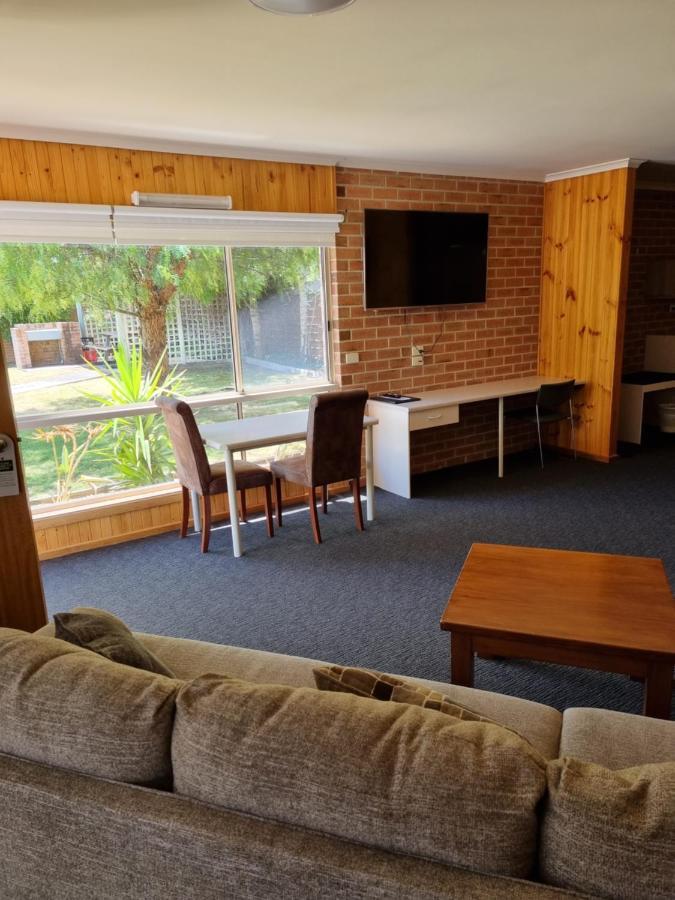 Country Roads Motor Inn นาราคอร์ท ภายนอก รูปภาพ