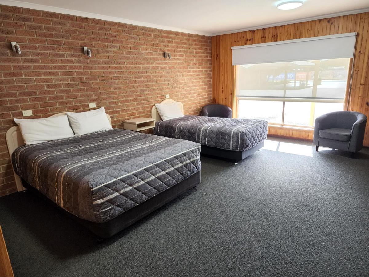 Country Roads Motor Inn นาราคอร์ท ภายนอก รูปภาพ