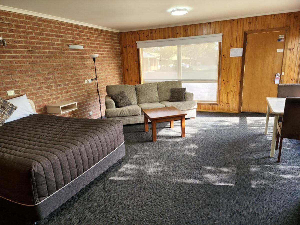 Country Roads Motor Inn นาราคอร์ท ภายนอก รูปภาพ